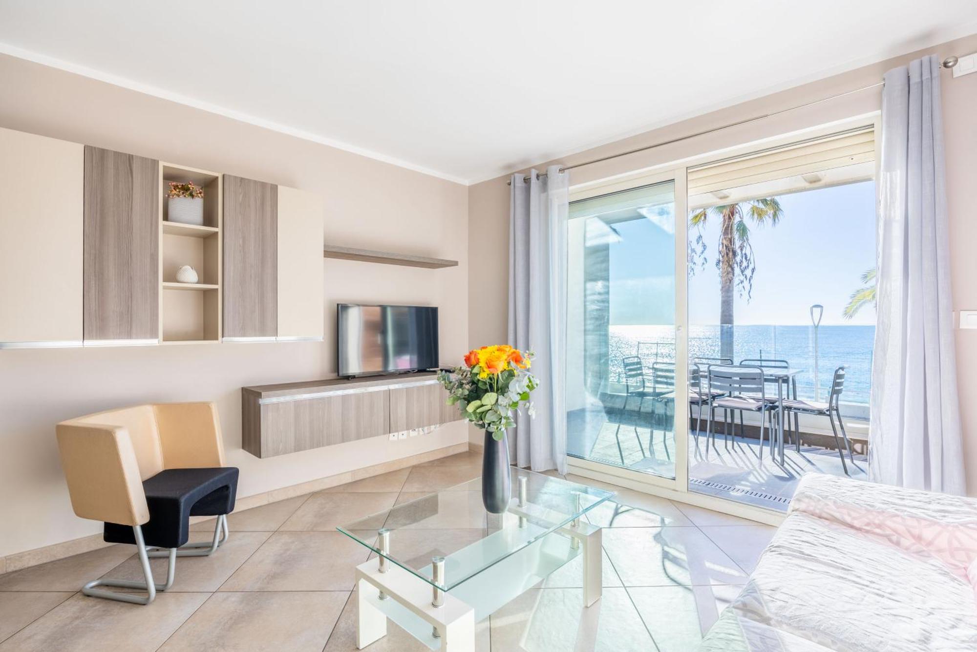 Le Midi 8 By Estates * Cannes