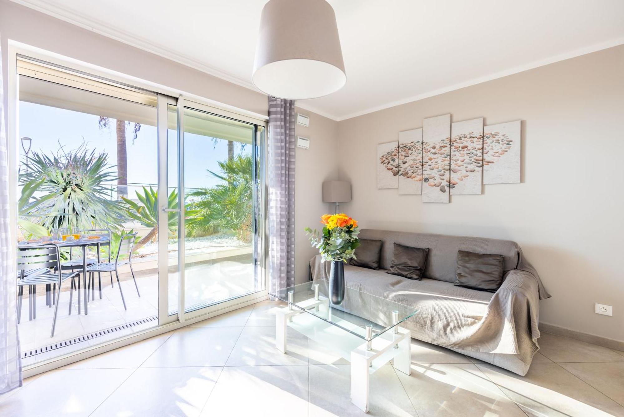 Le Midi 8 By Estates Cannes